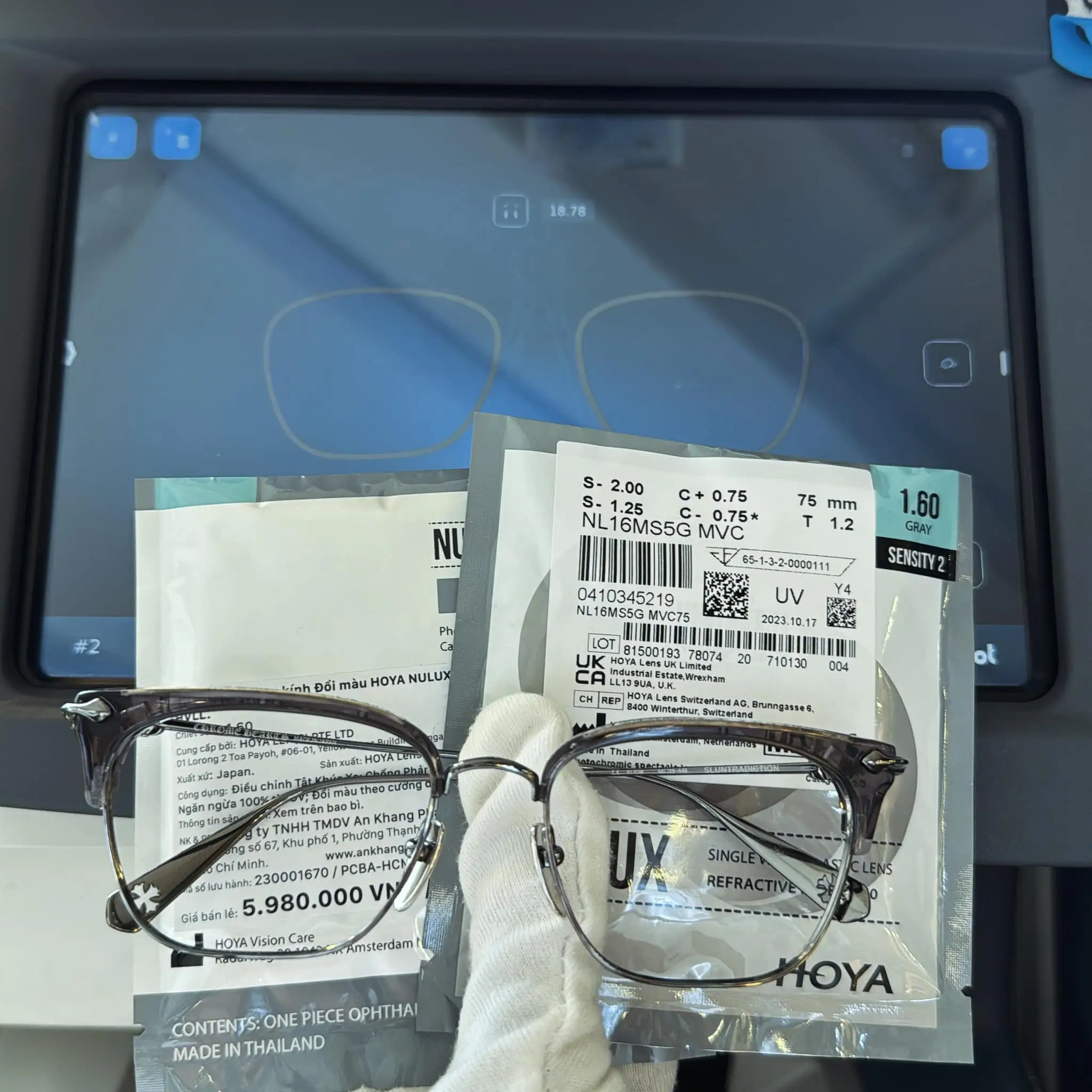 Hoya Sensity 1.60 Color Changing Lenses — Thumbnail 2