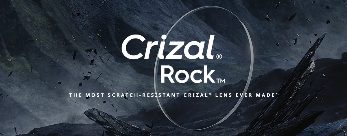 Biểu tượng Crizal Rock của Essilor kèm khẩu hiệu "lớp phủ Crizal chống trầy tốt nhất từng có"