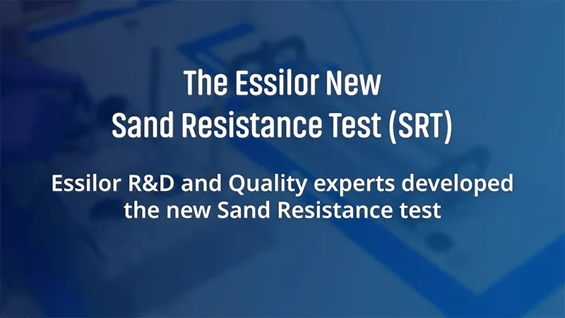 Thử nghiệm khay cát mới của Essilor (Sand Resistance Test – SRT) dùng để đo khả năng chống trầy